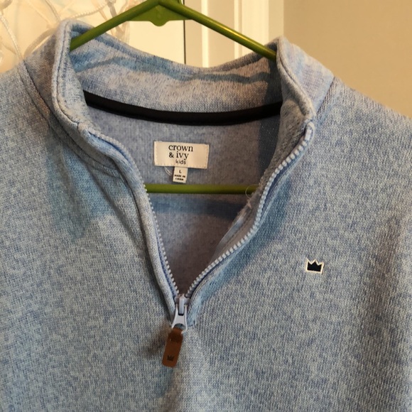 Crown and ivy pullover - Picture 2 of 5